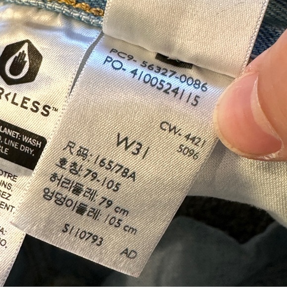 LEVI'S 501 Original Denim Cutoff Shorts Luxor Heat Button Fly Distressed Size 31 - Picture 8 of 12